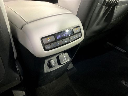 Used 2022 Hyundai Palisade SEL w/ 8P Bench Seat Package AWD/4WD image 10