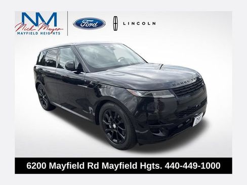 Used 2025 Land Rover Range Rover Sport SE AWD/4WD image 1