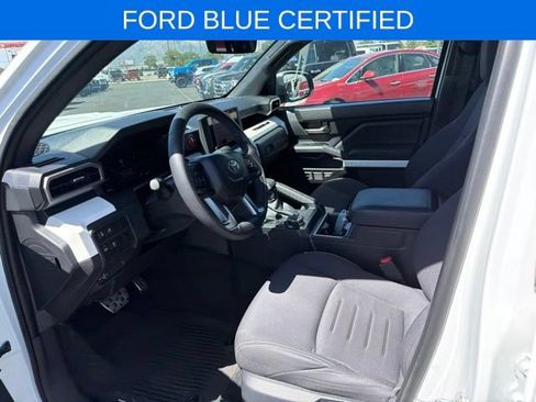 Used 2024 Toyota Tacoma TRD Sport AWD/4WD image 25