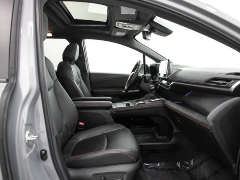 Used 2024 Toyota Sienna XSE w/ XSE Plus Package AWD/4WD image 13