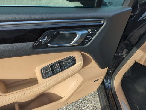 Used 2020 Porsche Macan S AWD/4WD image 19