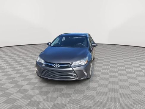 Used 2017 Toyota Camry LE image 3