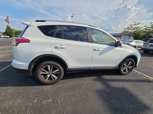 Used 2016 Toyota RAV4 XLE AWD/4WD image 9