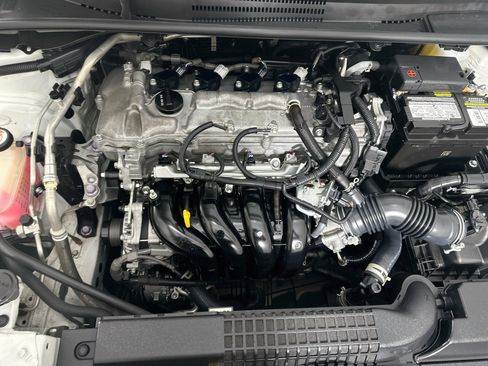 Used 2021 Toyota Corolla LE FWD image 31
