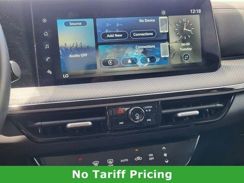 Used 2025 Nissan Kicks SR AWD/4WD image 15