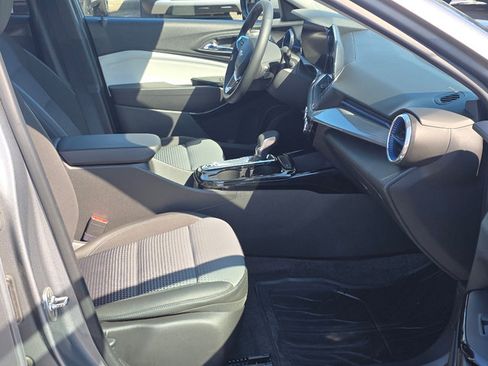 Certified 2025 Chevrolet Trax LT w/ Driver Confidence Package image 21