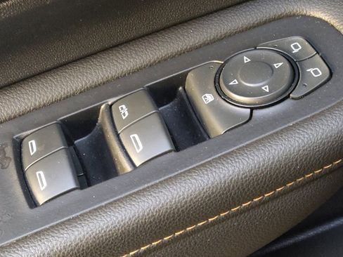 Used 2020 GMC Terrain SLE image 27