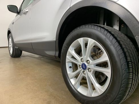 Used 2019 Ford Escape SEL AWD/4WD image 15