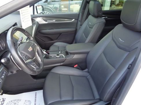 Certified 2023 Cadillac XT5 Sportv w/ Technology Package image 10