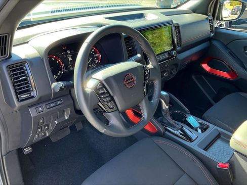 Used 2023 Nissan Frontier PRO-4X w/ Technology Package image 16
