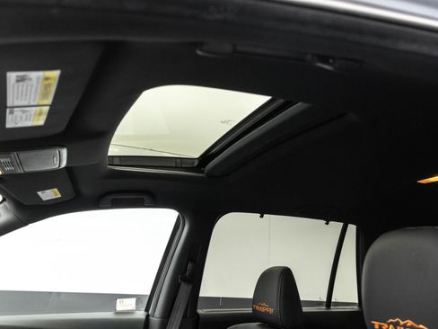 Used 2022 Honda Pilot TrailSport image 26