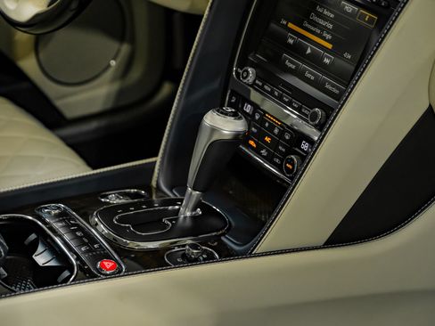 Used 2018 Bentley Flying Spur W12 AWD/4WD image 31