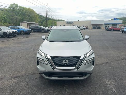 Used 2023 Nissan Rogue SV w/ SV Premium B Package AWD/4WD image 2