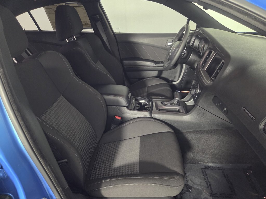 Used 2023 Dodge Charger R/T w/ Blacktop Package RWD image 31