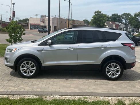 Used 2017 Ford Escape SE w/ Equipment Group 201A AWD/4WD image 6