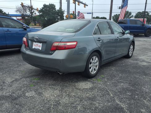 Used 2009 Toyota Camry XLE FWD image 5