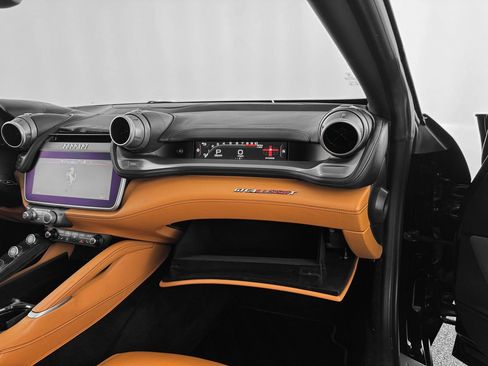 Used 2018 Ferrari GTC4Lusso T image 29