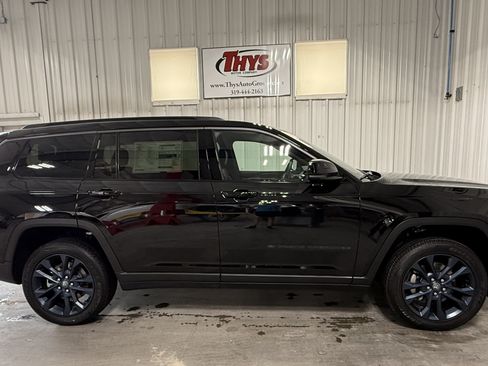 New 2026 Jeep Grand Cherokee L Limited AWD/4WD image 2