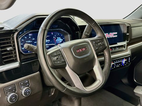 Used 2025 GMC Sierra 1500 SLT AWD/4WD image 18