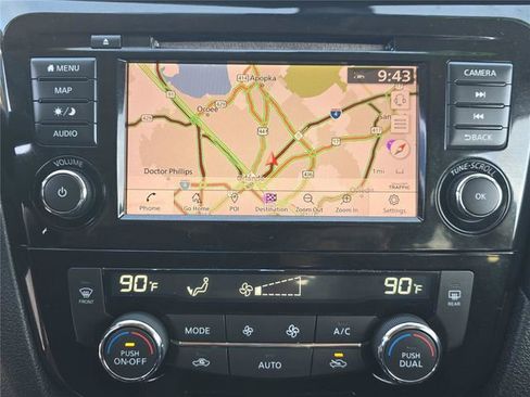 Used 2019 Nissan Rogue SL image 16