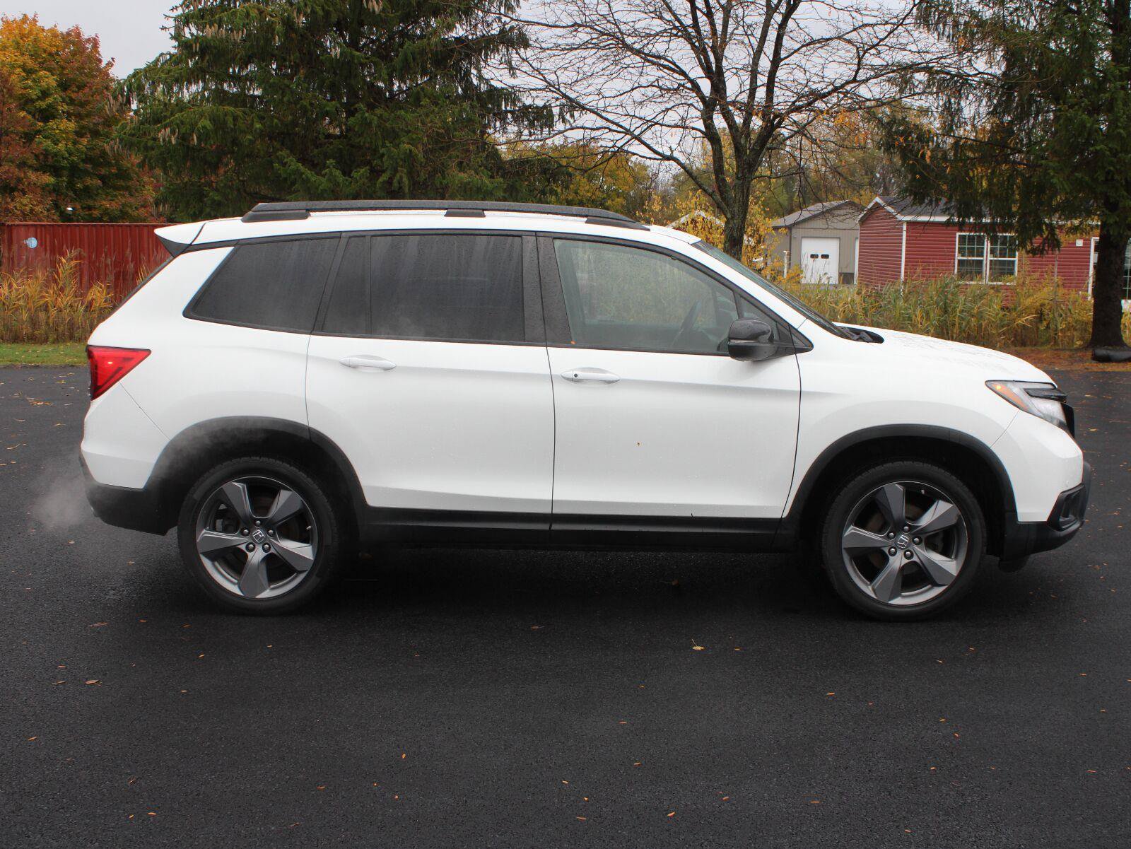 Certified 2019 Honda Passport Touring image 4