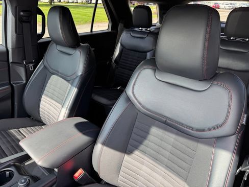 Used 2025 Ford Explorer ST-Line AWD/4WD image 14