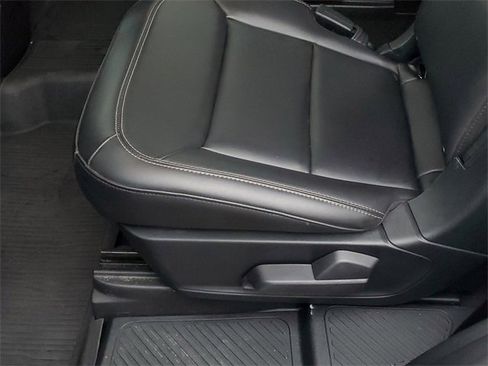 Certified 2023 Ford Explorer XLT w/ Equipment Group 202A image 27