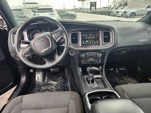 Used 2018 Dodge Charger SXT image 9
