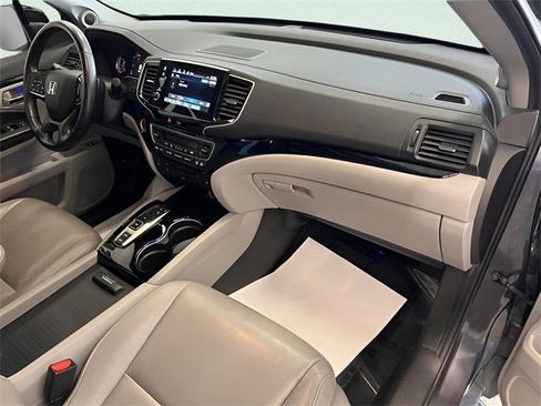 Used 2021 Honda Pilot Touring image 17
