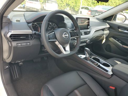 New 2025 Nissan Altima 2.5 SR image 10
