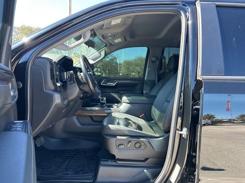 Used 2022 Chevrolet Silverado 1500 LT Trail Boss w/ Convenience Package II image 16