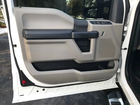 Used 2022 Ford F250 XL w/ STX Appearance Package image 11