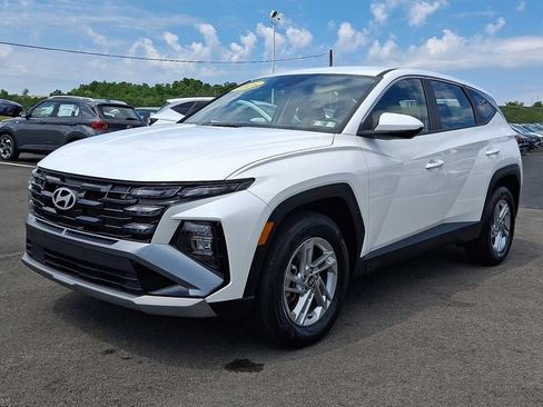 Certified 2025 Hyundai Tucson SE AWD/4WD image 3