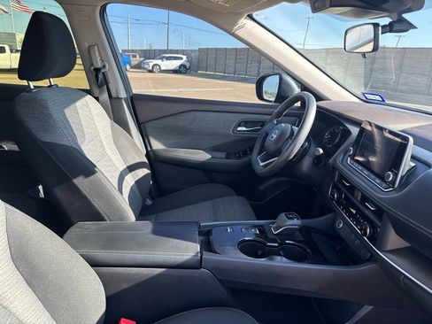 Certified 2023 Nissan Rogue SV FWD image 32