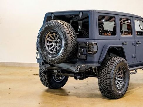 Used 2024 Jeep Wrangler Unlimited Rubicon w/ Technology Group image 14