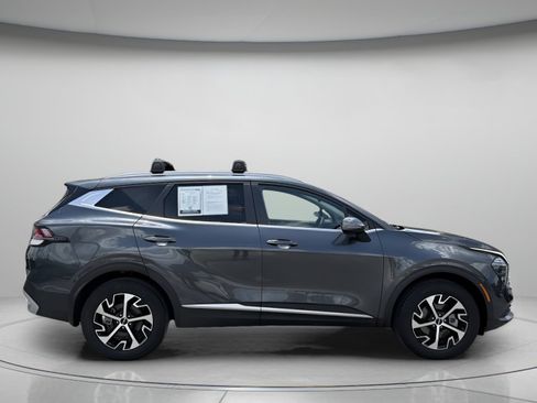 Used 2024 Kia Sportage EX AWD/4WD image 2