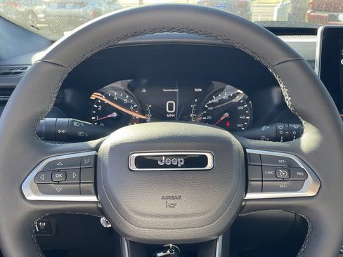 New 2026 Jeep Compass Latitude image 24