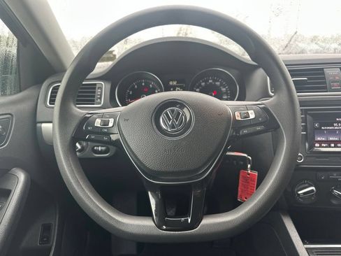 Used 2018 Volkswagen Jetta Wolfsburg Edition FWD image 18