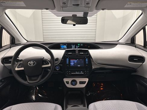 Used 2016 Toyota Prius Two image 17