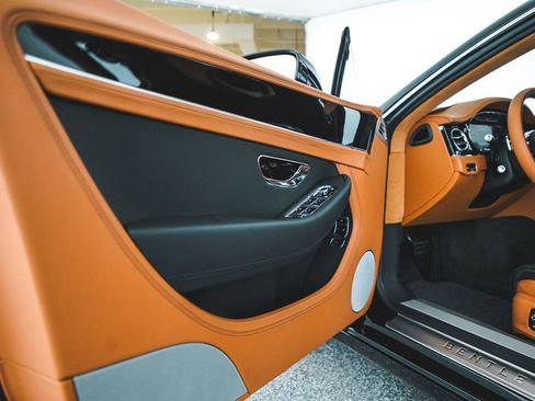 Used 2024 Bentley Continental GT image 14