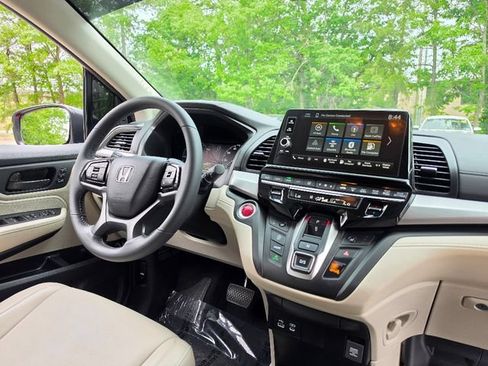 Used 2025 Honda Odyssey EX-L image 13