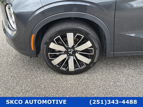 Used 2025 Mitsubishi Outlander SE FWD image 9