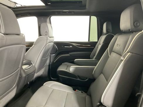 Used 2024 Cadillac Escalade ESV Premium Luxury w/ Performance Package AWD/4WD image 29
