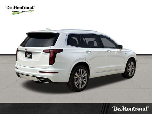 Used 2024 Cadillac XT6 Premium Luxury w/ Technology Package FWD image 5