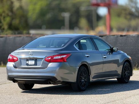 Used 2017 Nissan Altima 2.5 S w/ Power Driver Seat Package image 9