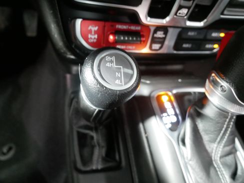 Used 2024 Jeep Wrangler Unlimited Rubicon image 32