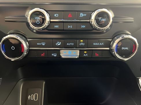 Used 2025 Ford F150 XLT w/ Equipment Group 302A MID image 21