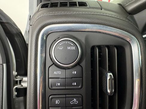 Used 2023 Chevrolet Silverado 2500 High Country w/ Technology Package image 19