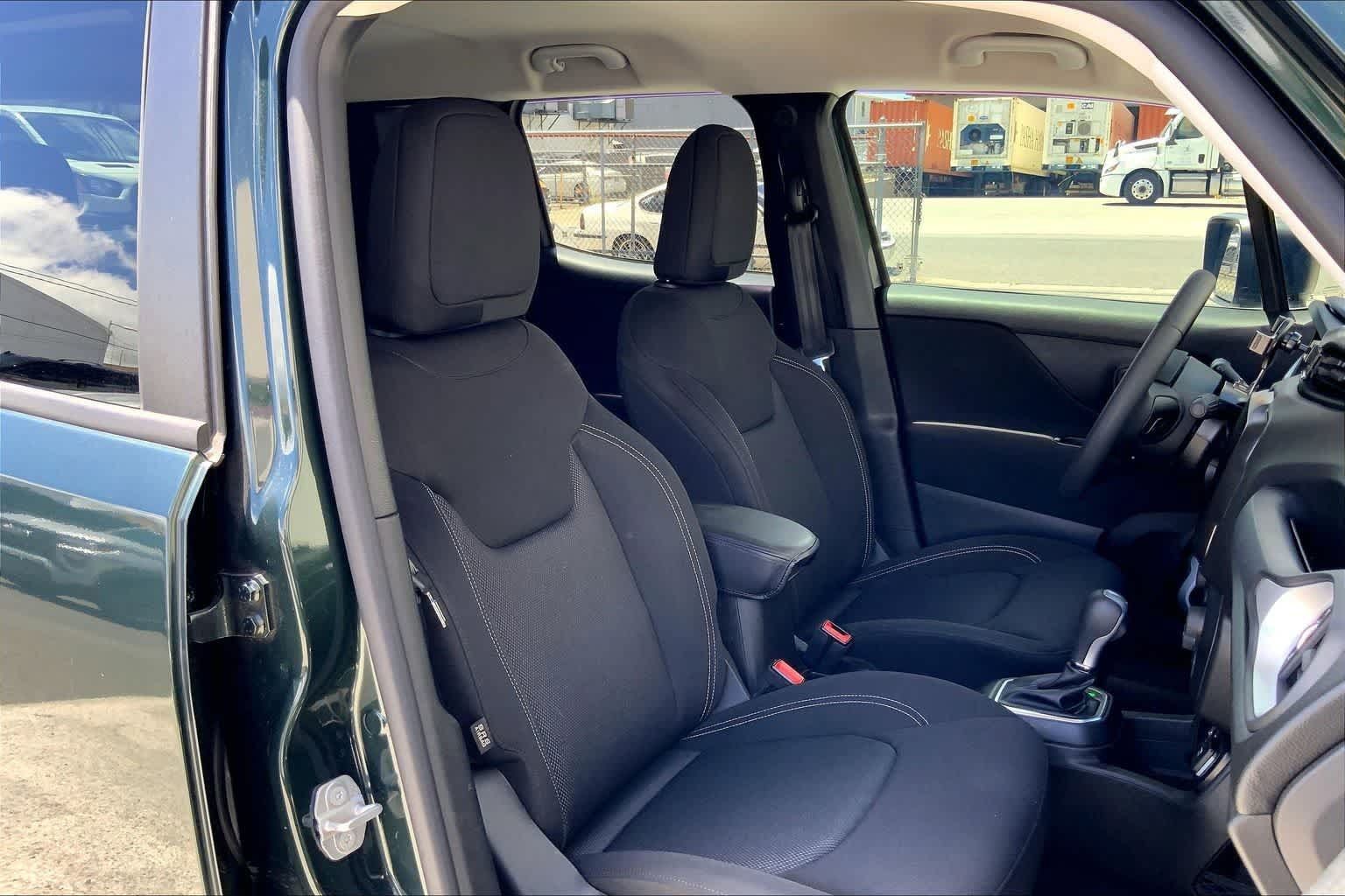 Used 2021 Jeep Renegade Sport FWD image 13