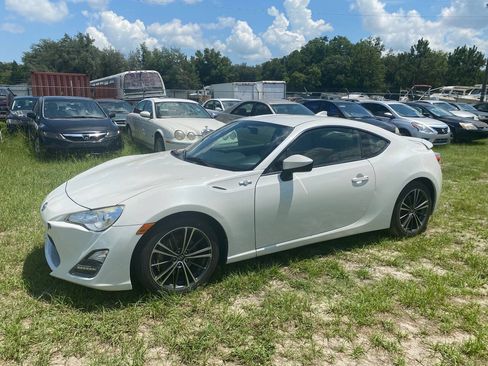 Used 2015 Scion FR-S RWD image 2